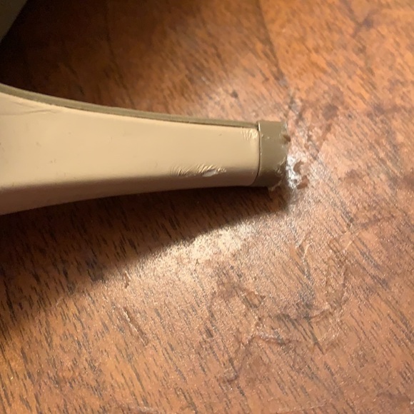 Size 11 tan patent leather like shoe - Picture 4 of 8